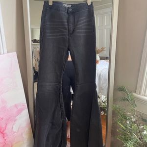 Free People Flared Jeans. Size 27.